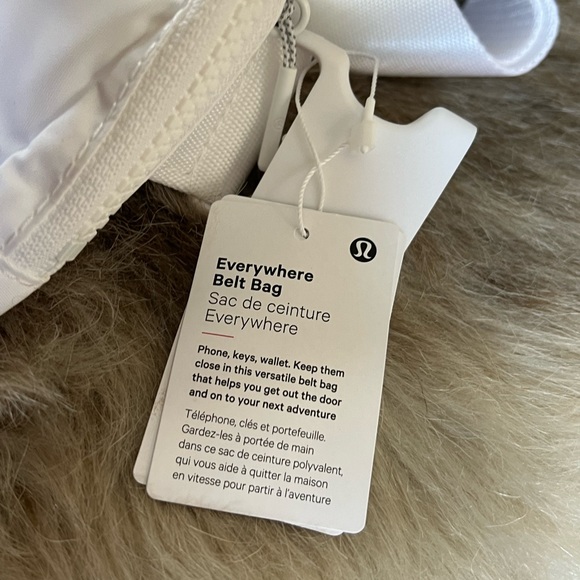 Lululemon 🦄 TRUE WHITE Everywhere Belt Bag Ext Strap NWT VERY RARE - Picture 12 of 15